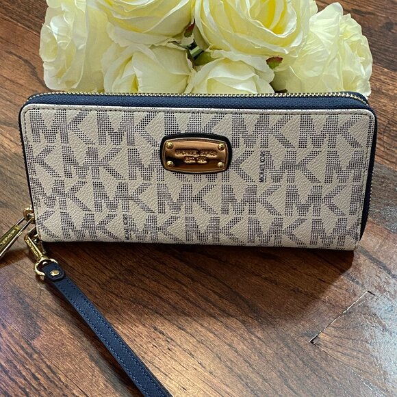 RARE Michael Kors Jet Set Women's Wristlet Wallet Zip Around NWOT Navy White - Picture 1 of 14